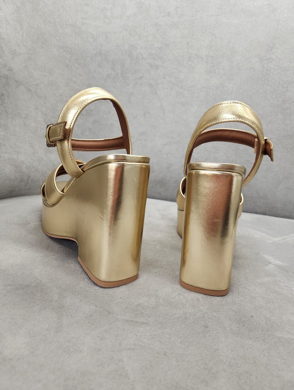 Kurt Geiger Wedge Sandals 7.5 Gold Leather Kensington Cross Chunky Dress New$245 - Picture 12 of 17